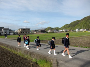 Bí kíp dạy con #039;mát tay#039; của mẹ Nhật - 6