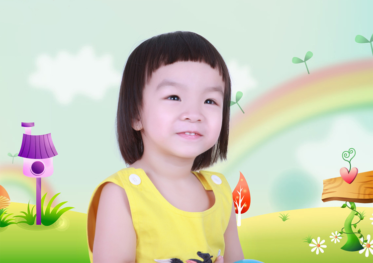 Con xin tự giới thiệu tên con có Nguyễn Phạm Ngọc Hân, con được gần 2 tuổi rồi ạ.
