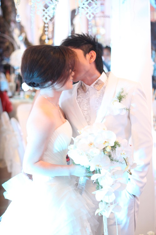 Thủy Tiên rạng rỡ bên chú rể Đan Trường - 3