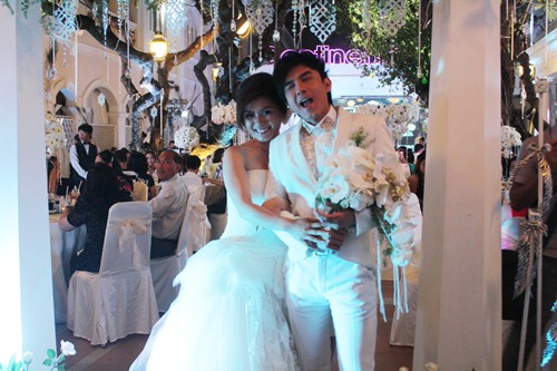 Thủy Tiên rạng rỡ bên chú rể Đan Trường - 15