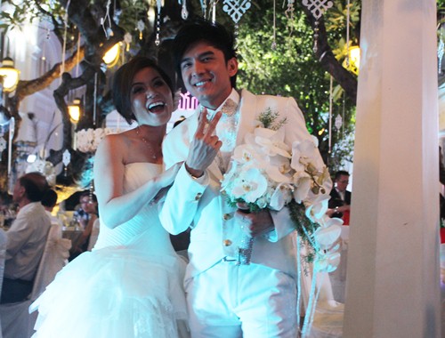 Thủy Tiên rạng rỡ bên chú rể Đan Trường - 16