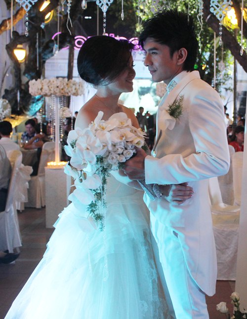 Thủy Tiên rạng rỡ bên chú rể Đan Trường - 18