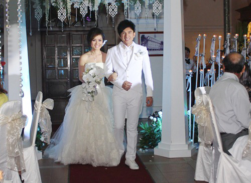 Thủy Tiên rạng rỡ bên chú rể Đan Trường - 2