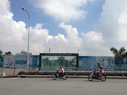 Bùng nổ kiện do giao nhà chậm - 1