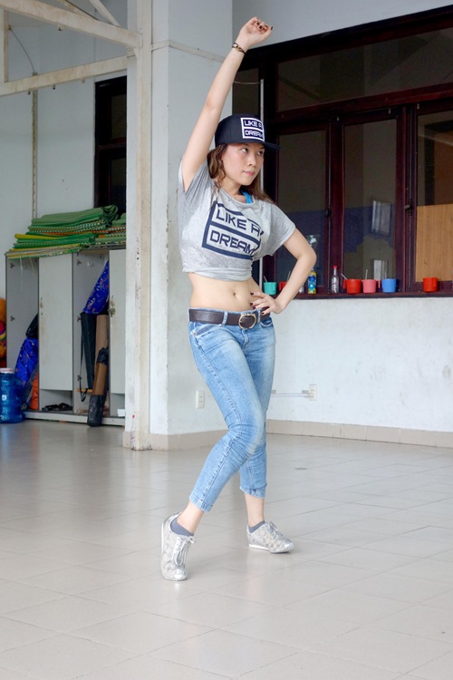 Ngỡ ngàng eo thon, bụng phẳng của Sao - 20