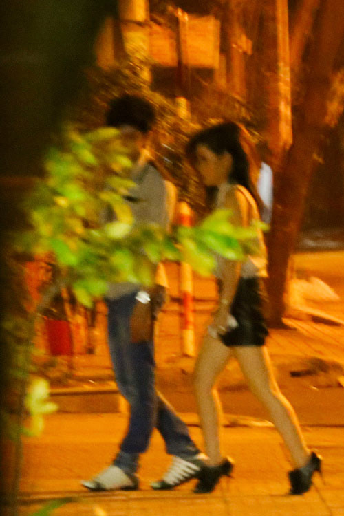 Vợ chồng Đan Trường mệt mỏi sau tiệc cưới - 16