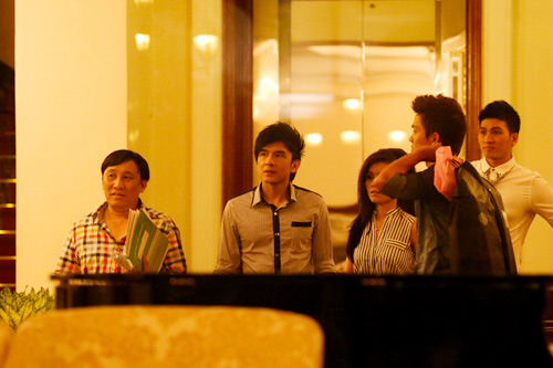 Vợ chồng Đan Trường mệt mỏi sau tiệc cưới - 1