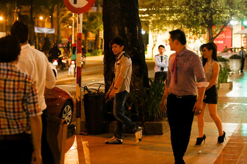 Vợ chồng Đan Trường mệt mỏi sau tiệc cưới - 5