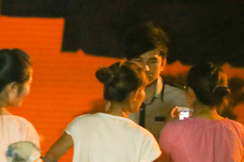 Vợ chồng Đan Trường mệt mỏi sau tiệc cưới - 13