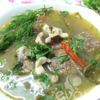 Canh cá nấu măng chua cho cả nhà - 16