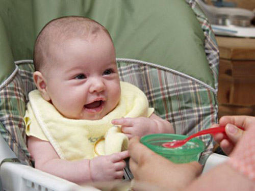 #039;Cân#039; 3 cách ăn dặm #039;hot#039; nhất hiện nay - 1