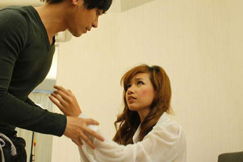 Khốn khổ vì chồng phá gia chi tử - 1