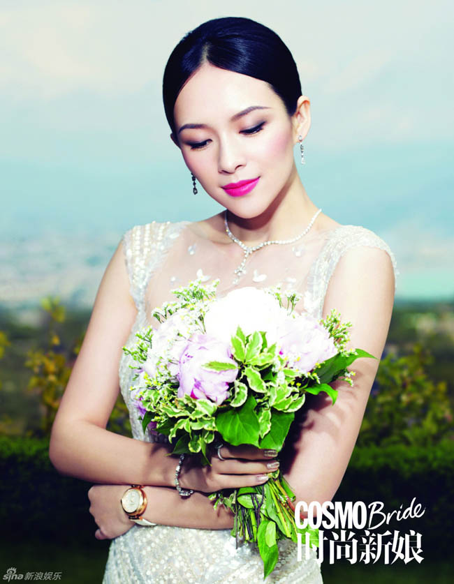 Người đẹp của làng nghệ Hoa ngữ chuẩn bị đón tháng 8 trong trang phục áo cưới tinh khôi trên tạo chí Cosmo Bride.
