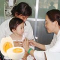 Làm mẹ - Trẻ tiêm cúm phải ăn trứng, lạ thế?