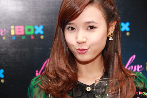 10 động tác yoga #039;gọt cằm#039;, thon mặt - 2