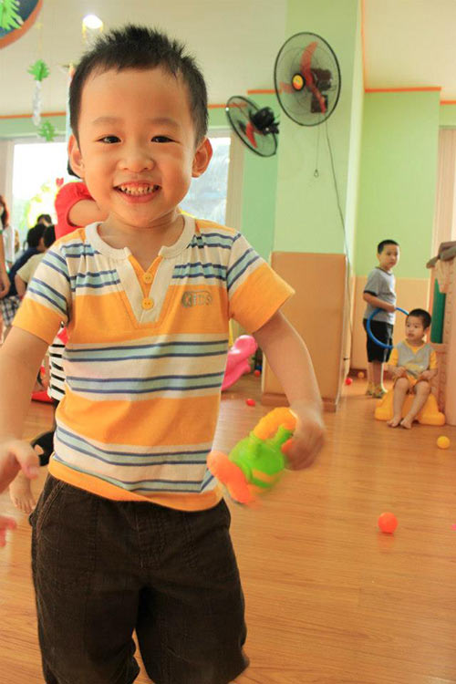 Ngắm cậu nhóc đáng yêu nhà Vân Hugo - 1