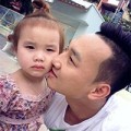 Làng sao - MC Thành Trung đưa con gái đi học