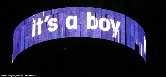 'It's a boy (Đó là một cậu bé)', lời thông báo chính thức sau khi hoàng tử nhí chào đời.

