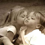 quot;Anh hư nên ông ngoại nhổ hết răng rồi!quot; - 7