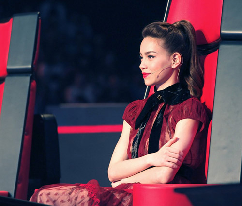 Muôn kiểu làm duyên với tóc đuôi gà của Sao - 3