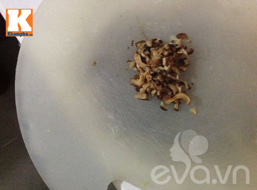 Trứng hấp tôm, con ốm cũng thèm - 4