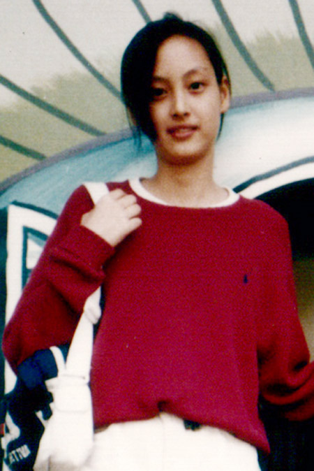 Soi ảnh thời thơ ấu của bạn gái Won Bin - 12