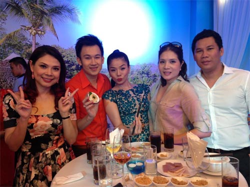 Hoàng Thùy Linh đọ sắc cùng Chi Pu - 11