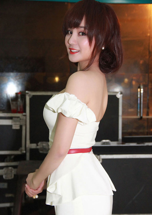 Mê đắm 5 kiểu tóc đẹp của Vy Oanh - 3