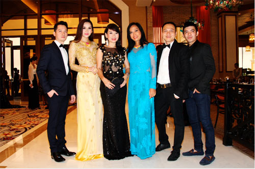 HH Diệu Hân lần đầu khoe lưng trần - 8