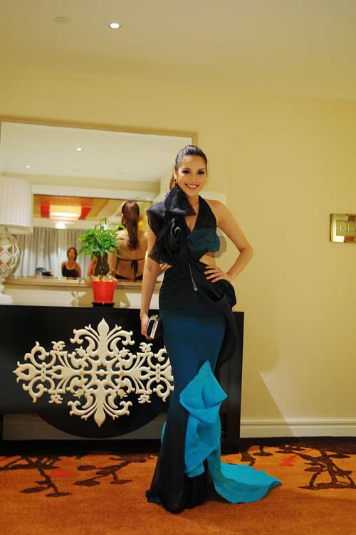 HH Diệu Hân lần đầu khoe lưng trần - 2