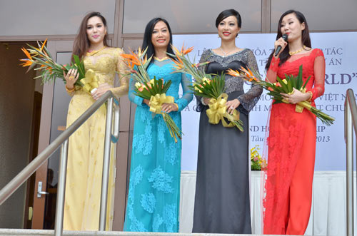 HH Diệu Hân lần đầu khoe lưng trần - 7