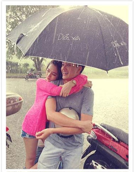 Bảo Anh “âu yếm” Lương Mạnh Hải dưới mưa - 1