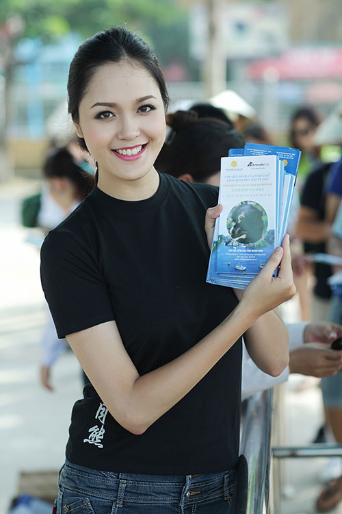 Á hậu Hoàng Anh kêu gọi bảo vệ gấu - 10