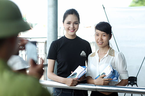 Á hậu Hoàng Anh kêu gọi bảo vệ gấu - 14