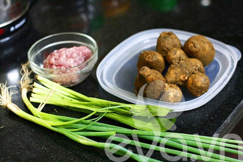 Canh khoai thịt bằm hấp dẫn - 1