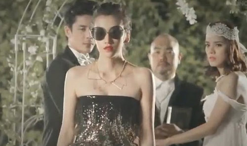 Clip cảm động: yêu một cô lại cưới một cô - 6