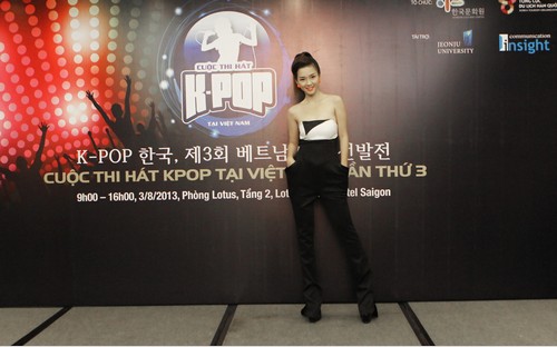 Đinh Hương sexy ngồi quot;ghế nóngquot; - 2