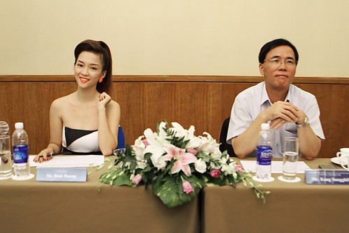 Đinh Hương sexy ngồi quot;ghế nóngquot; - 5