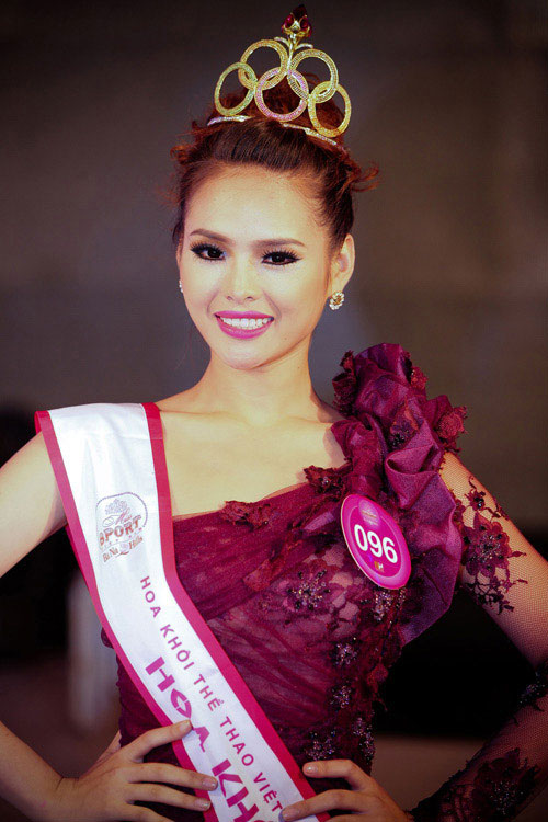 quot;Rối như tơ vòquot; tìm người thi Miss World - 3