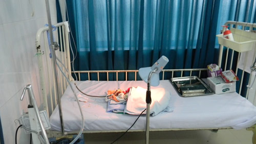 Trẻ suýt bị chôn sống: Bác sĩ nhận lỗi - 3