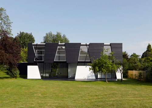 Tò mò nội thất nhà nửa kín nửa hở - 1