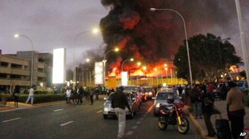 Kenya: Cháy lớn tại sân bay quốc tế Nairobi - 2