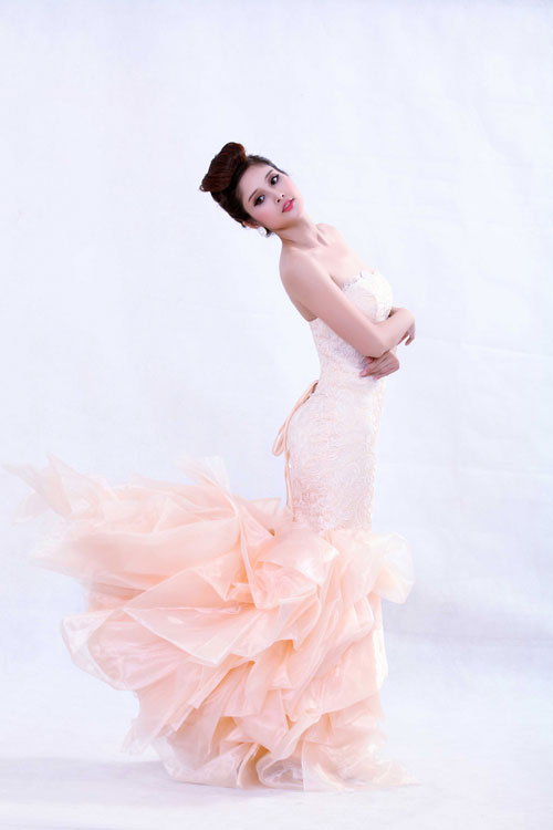 Vợ Phan Thanh Bình sút 10 kg để thi Top Model - 11