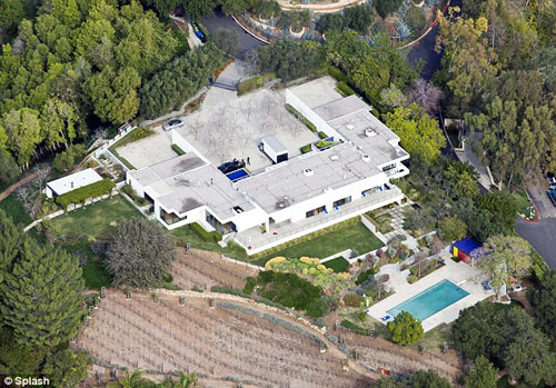 Jennifer Aniston bí mật làm đám cưới - 2