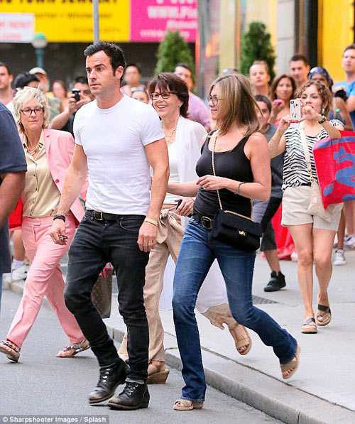 Jennifer Aniston bí mật làm đám cưới - 4