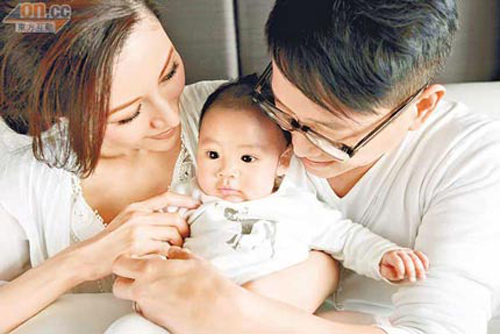 HH Lý Gia Hân lại quot;xích míchquot; với mẹ chồng - 1