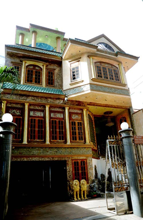 Biệt thự trăm tỉ khác người của quot;ông hoàng nhạc sếnquot; - 2