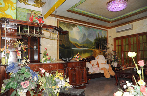 Biệt thự trăm tỉ khác người của quot;ông hoàng nhạc sếnquot; - 16