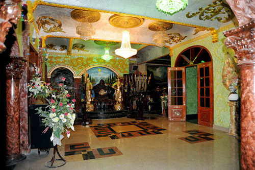 Biệt thự trăm tỉ khác người của quot;ông hoàng nhạc sếnquot; - 4