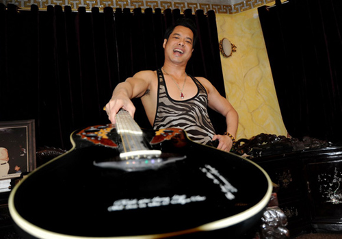 Biệt thự trăm tỉ khác người của quot;ông hoàng nhạc sếnquot; - 7